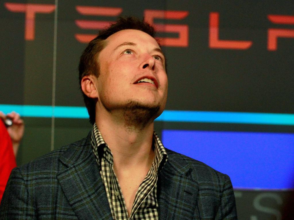 El CEO de Tesla ha asegurado en varias ocasiones que para reclutar a una persona para sus empresas no es necesario contar con un título universitario. Foto: Reuters