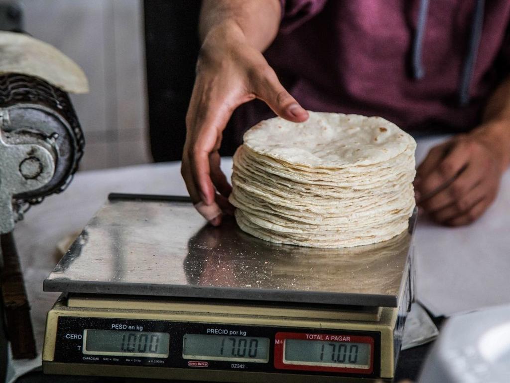 La tortilla mueve a la economía. Foto: Cuartoscuro 