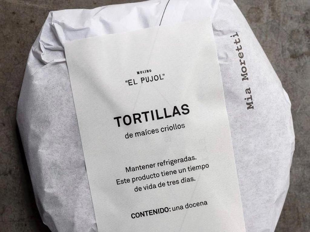 Usuarios de redes sociales se lanzaron en contra del lujoso restaurante Pujol, esto debido a que vende una docena de tortillas en $45. Foto: Twitter @SolArriagaV