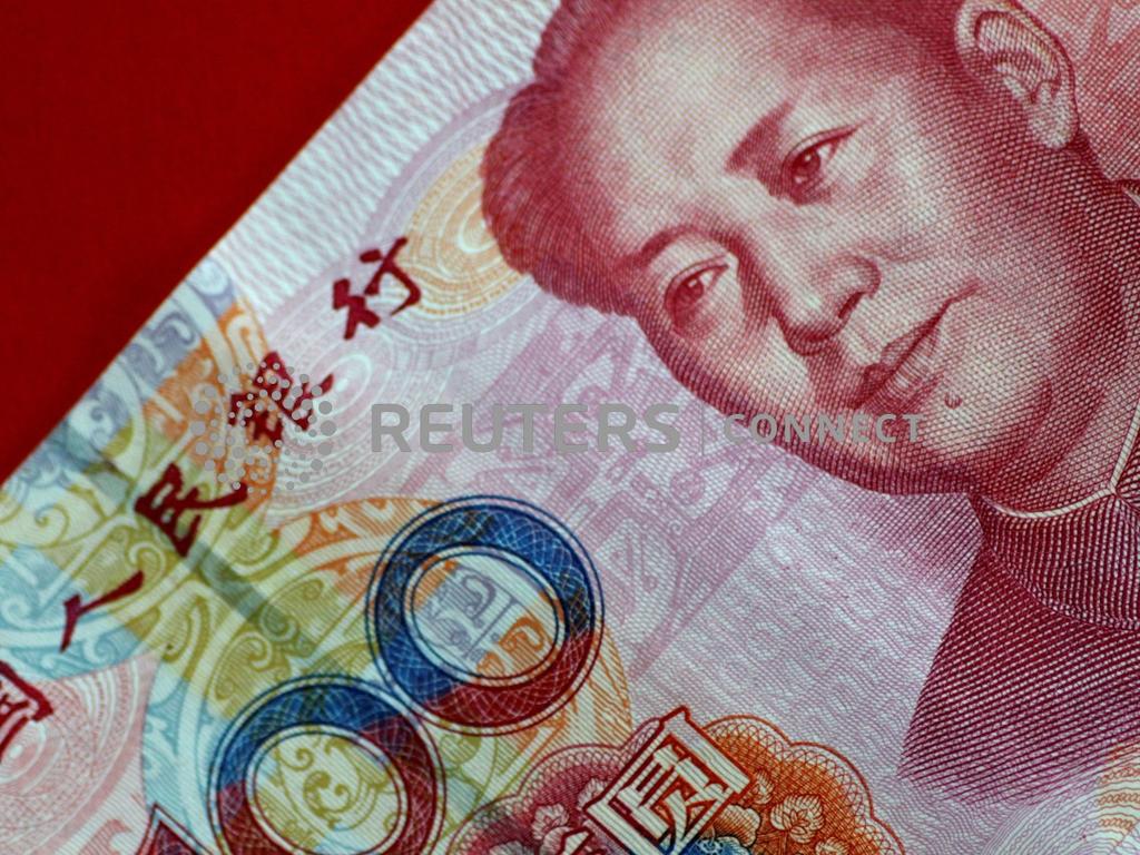 La potencia económica de China busca promover la internacionalización de su moneda Yuan en lo que resta del año, anunció el banco central. Foto: Reuters 