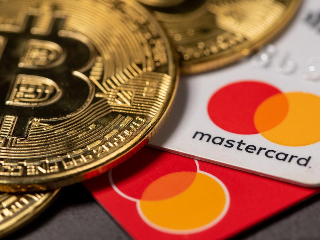El uso de las monedas digitales avanza a pasos agigantados, a tal grado que la compañía de MasterCard ha lanzado la primera tarjeta de pago respaldada por criptomonedas” en el mundo. Foto: iStock 
