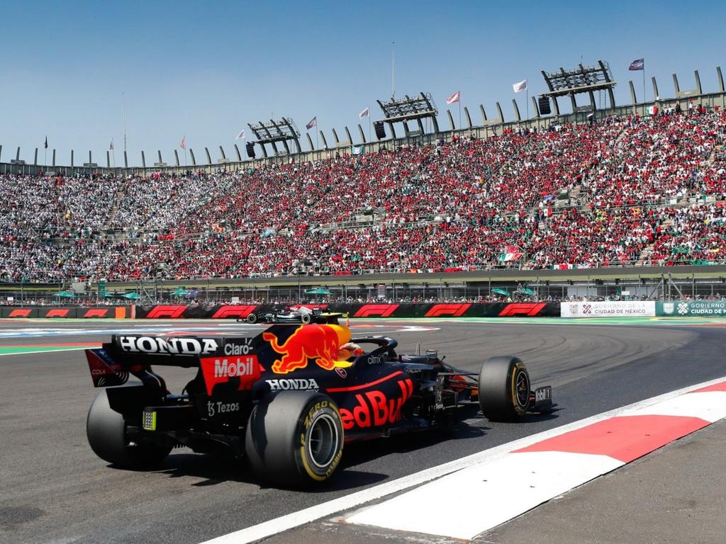 Un auto de la escudería Red Bull en el evento de la Fórmula 1 en el Autódromo Hermanos Rodríguez. 