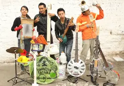 Orquesta Basura busca recaudar fondos para construir nuevos instrumentos y de mejor calidad. Foto: Cortesía.