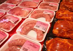 Mientras que la carne de puerco y res disminuyó su precio hasta en 20%, la pechuga de pollo aumentó un 14%. Foto: Getty.
