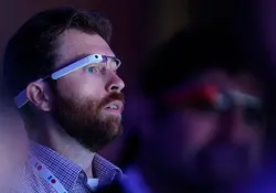 Google Glass, los lentes tan esperados por seguidores de la tecnología portable, no son disruptivos solamente en ese ámbito. Foto: Getty
