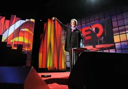 Julie Burstein en la TED Talk. Foto: TED