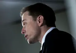 Elon Musk no dio respuesta al preguntarle por la inversión. Foto: Getty