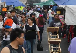 De acuerdo al INEGI alrededor de dos de cada tres trabajadores mexicanos laboran en condiciones de informalidad. Foto: Excélsior