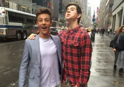 Cameron Dallas y Nash Grier, estrellas en la red social, se aliarán con la productora de contenidos para adolescentes AwesomenessTV. Foto: Especial
