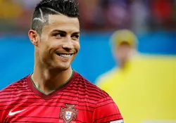 1 Cristiano Ronaldo, juega para la selección de Portugal y su patrimonio neto alcanza los 230 millones de dólares. Es la gran estrella del Real Madrid, equipo que perdió el Título de la Liga, pero que ganó la Liga de Campeones. Preocupa un gran problema en la rodilla que lo tuvo a punto de faltar al presente Mundial en Brasil. Foto Reuters