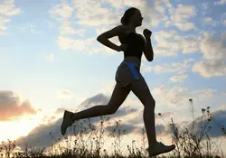 Correr al menos cinco minutos al día podría reducir significativamente el riesgo de muerte prematura. Foto: Especial