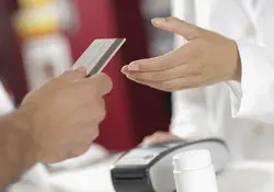 La tarjeta de crédito puede ser una herramienta financiera muy útil para acceder a servicios y productos. Foto: Especial