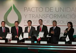 La Onexpo y Pemex firmaron un convenio de colaboración para la transformación del sector gasolinero. Foto: @EmilioLozoyaAus 