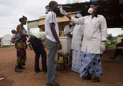 El Banco Mundial advirtió esta semana que además del grave daño a las economías de Sierra Leona, Liberia y Guinea, África Occidental como subregión podría perder unos 32,000 millones de dólares. Foto: Reuters