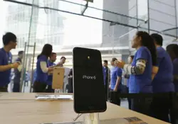 El iPhone 6 con pantalla de 4.7 pulgadas tendrá un costo desde los 10,999 pesos. Foto: Reuters