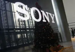Los Angeles Times dijo que los empleados de Sony Pictures habían tenido que recurrir al lápiz y el papel para terminar su trabajo el lunes. Foto: Reuters