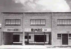 A las 03:00 de la tarde del 2 de diciembre de 1945 salieron del horno los primeros productos de la nueva planta de Bimbo. Foto: Especial