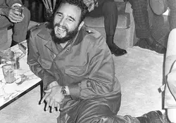 Castro sonríe durante una visita a la embajada de Cuba en Argel, Argelia, en mayo de 1972. Foto: AP
