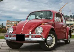 El Sedán de Volkswagen se despidió del mundo en la fábrica de Puebla en 2003. A falta de un reemplazo directo, te compartimos los modelos que podrían sustituirlo en la actualidad. Foto: CarThrottle