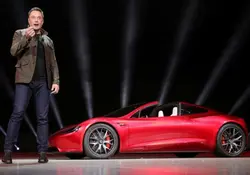 Luego de presentar el esperado camión eléctrico, Tesla Semi, Elon Musk dio a conocer que este otro modelo llegaría al mercado en 2020. Foto: Twitter @elonmusk 