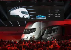 El camión eléctrico y semiautónomo , bautizado como Tesla Semi, podrá alcanzar los 100 kilómetros en cinco segundos. Foto: Twitter @elonmusk