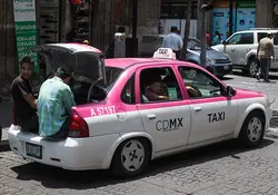  Los taxistas mexicanos firmaron una alianza con la empresa canadiense Nekso, para competir con Uber y otras aplicaciones de transporte. Foto: Archivo Cuartoscuro