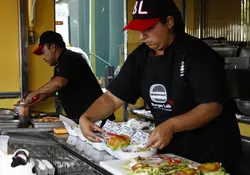 En México hay casi 1.6 millones de personas dedicadas a la preparación de comida rápida. Foto: Cuartoscuro.