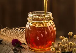 Existe miel importada de otros países —principalmente de China— que es reetiquetada y vendida como producto de origen nacional. Foto: Pixabay