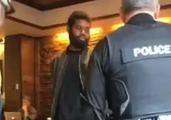 Starbucks fue acusada de racismo, luego de que la empresa pidiera a la policía que arrestara a dos hombres afroamericanos que estaban sentados dentro de la cafetería. Foto: Captura de pantalla