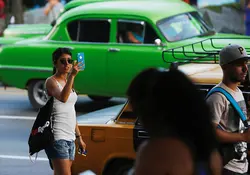 Cuba le da la bienvenida al acceso a Internet desde móviles. Foto: Archivo