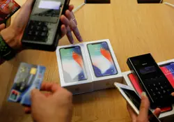 ¿Apple te espía a través de tu iPhone? Foto: Reuters