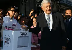 Andrés Manuel López Obrador, aseguró que se respetará la decisión de los mexicanos para cancelar las obras del aeropuerto en Texcoco. Foto: Cuartoscuro.