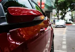 Te compartimos los autos tipo sedán que gastan menos gasolina en México este 2019. Foto: Toyota