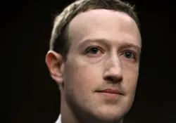 Zuckerberg señala el próximo paso de Facebook: WhatsApp. Foto: Reuters