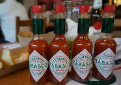 Actualmente la botella roja de salsa Tabasco se encuentra en más de 185 países. Foto: Pixabay.