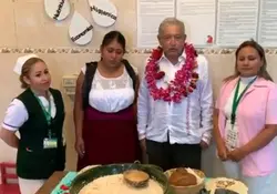 López Obrador promueve consumo de bebidas tradicionales 