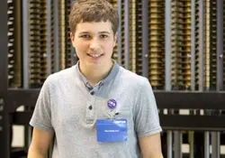 Fionn Ferreira es un adolescente irlandés que es aficionado a la astronomía, y este 2019, es el ganador de la Feria de Ciencias de Google. Foto: Google.