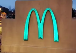 ¿Un logo de McDonalds azul?, existe en un lugar en el mundo. Foto: Instagram/ @mzgracie