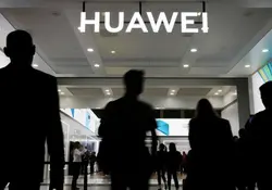 Veto de Trump, sin efectos en ingresos de Huawei. Foto: Reuters