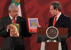 El presidente López Obrador conmemoró el 60 aniversario de la entrega de libros de texto gratuitos. Foto: Notimex