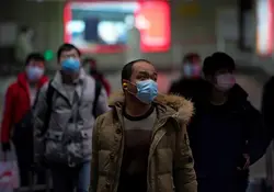 De acuerdo con la Organización Mundial de la Salud (OMS) el brote del COVID-19 (coronavirus) se ha disminuido en los últimos días. Foto: Reuters 