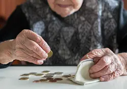 El Instituto Mexicano de Ejecutivos de Finanzas (IMEF) propuso una pensión universal para garantizar el bienestar en la edad de retiro. Foto: Cuartoscuro 