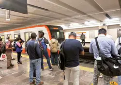  El servicio en la Línea 1 del Metro se ofreció con normalidad; en un recorrido se constató que las afectaciones por la colisión en la estación Tacubaya son casi imperceptibles. Foto: Karina Tejada