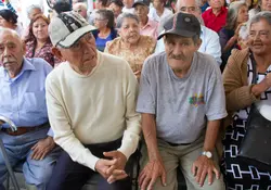 Los pagos de pensiones para los adultos mayores serán adelantados por un monto de casi 42 mil millones de pesos. Foto: Cuartoscuro 