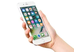 Apple acordó pagar hasta 500 millones de dólares, para cerrar un litigio que lo acusó de permitir que los iPhones más antiguos operaran más lentos. Foto: Pixabay.