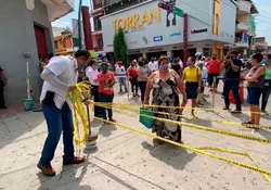 Comerciantes no aguantan cuarentena y abren calles de Tapachula 