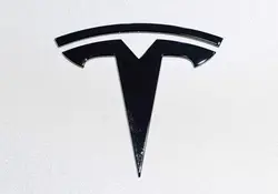 Tesla también vale más que PayPal (PYPL), una compañía que se formó a partir de la fusión de otra compañía de pagos cofundada por Musk.