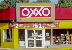 Desde hace unos años las tiendas Oxxo ofrecen la tarjeta Saldazo. Foto: Cuartoscuro.