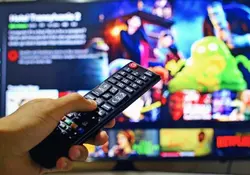 Los televisores han dejado de ser solo una pantalla y se han convertido en un dispositivo multitarea de gran utilidad en el hogar. Foto: Pixabay.