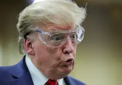 La campaña de Donald Trump buscará promover el uso de cubrebocas en el próximo mitin.  Foto: Reuters 